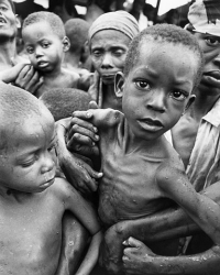 عکس کودک گرسنه آفریقایی